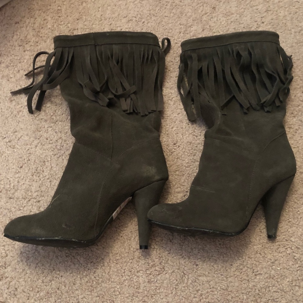 Dark grey fringe detail boot